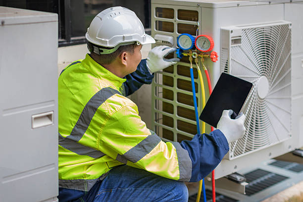 Professional Hvac technician working in Frankford, DE